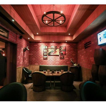 Poppys Hotel Madurai Exterior foto